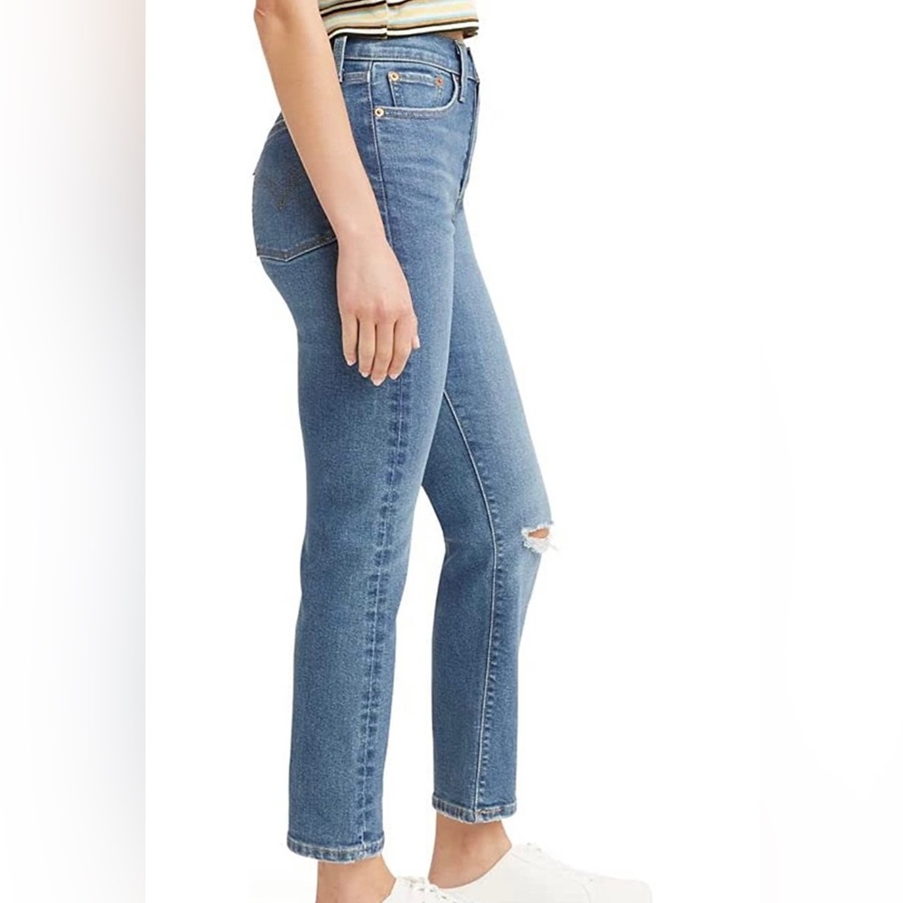 NWT Levi’s Wedgie Straight high rise medium wash jeans - size 30 short